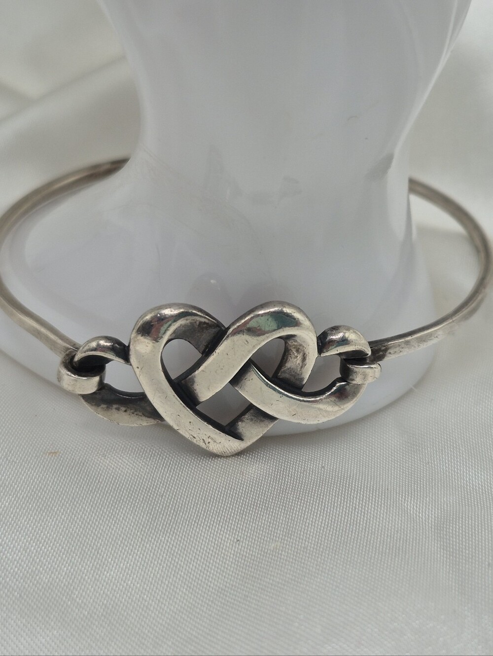 James AVERY signed RETIRED Sterling Silver Heart Knot Bangle Bracelet